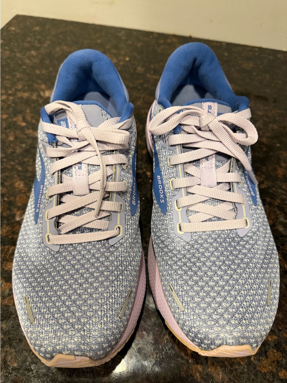 Brooks Adrenaline GTS Women's Running Shoes - Light Pink & Blue SIZE 8.5 - Picture 3 of 5